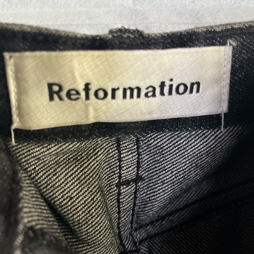 ‼️NOT FOR SALE‼️Reformation high rise straight leg jeans in black Size 24 - Picture 3 of 12
